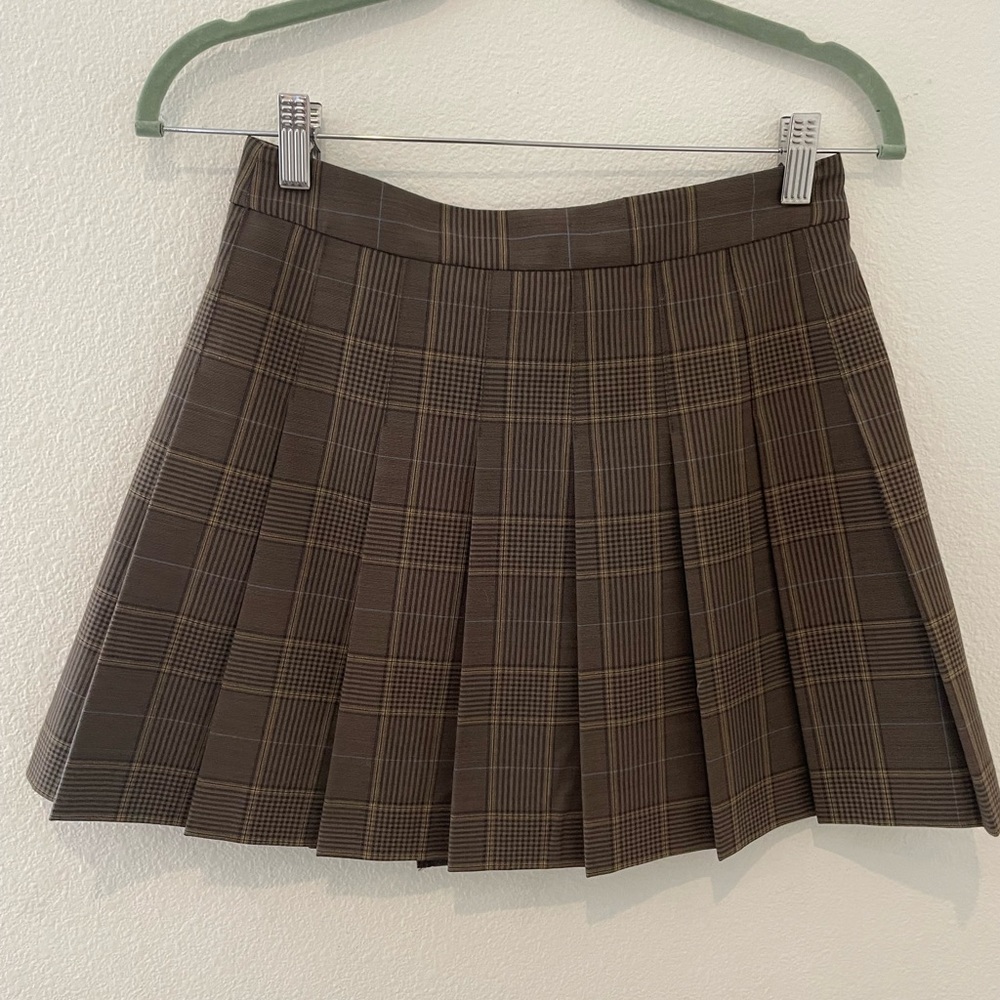 ARITZIA PLEATED SKIRT